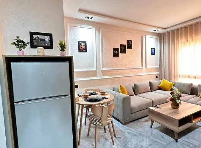 Luxueux Studio A Cote De Mcdo & Zara Maarif